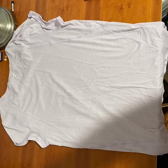 Light purple Lululemon workout shirt size 10 - Picture 3 of 3